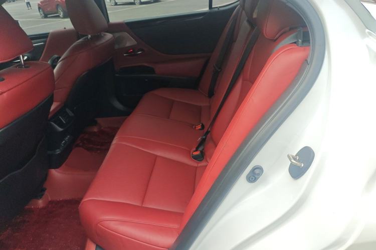 Used Lexus ES 2023 200 Excellence Edition
