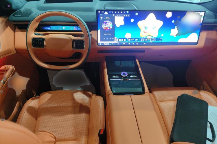 Used Lynk & Co 900 2025 2.0T Ultra Center Console