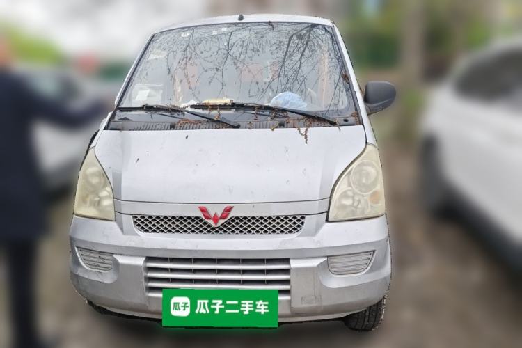 Used Wuling Rongguang 2011 1.2L Base Version
