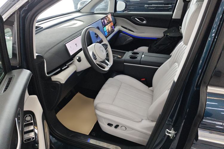 Used VOYAH Dream 2025 PHEV Four-Wheel-Drive Flagship Kunpeng Edition
