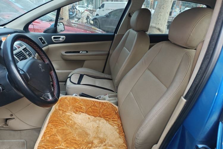 Used Peugeot 307 2008 Hatchback 1.6L Automatic Deluxe Edition
