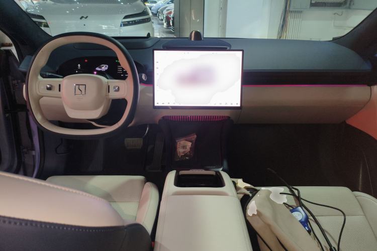 Used Zeekr 007 2025 Four-Wheel Drive Intelligent Driving Version 75 kWh Center Console