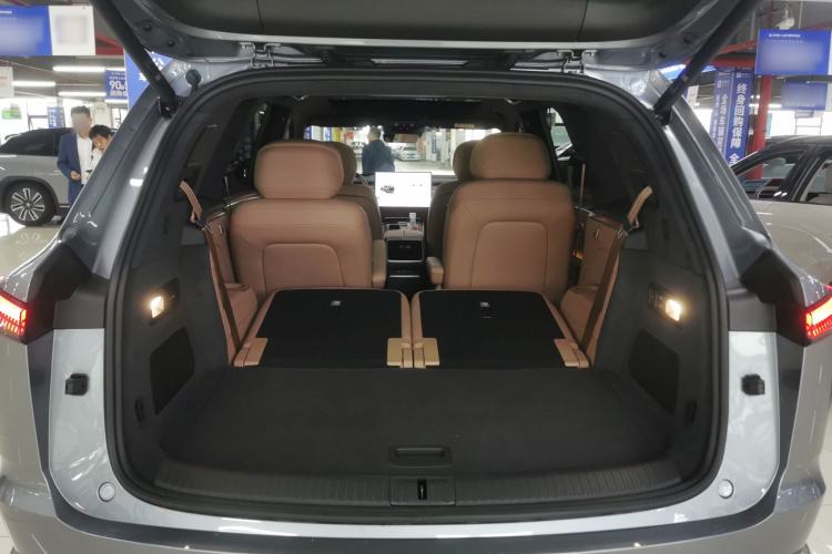 Used ONVO Luxeed L90 2025 Model—Max Six-Seater Version Trunk