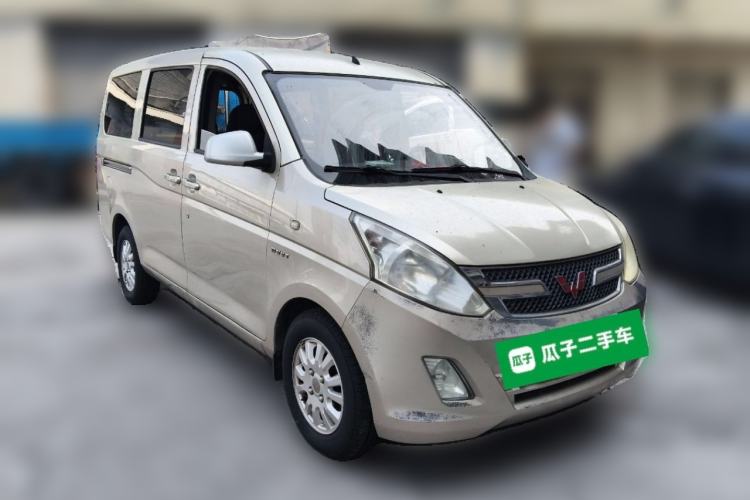 Used Wuling Rongguang V 2016 1.5L Standard Version Front Right 45 Deg