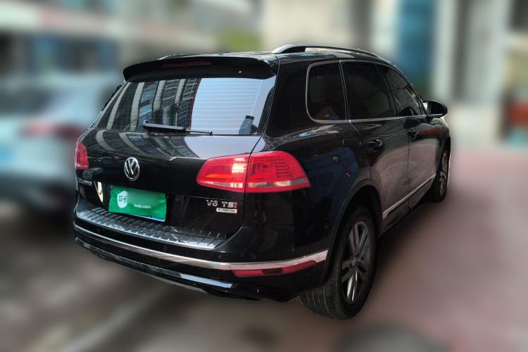 Used Volkswagen Touareg 2016 3.0 TSI High-End Version Rear Right 45 Deg