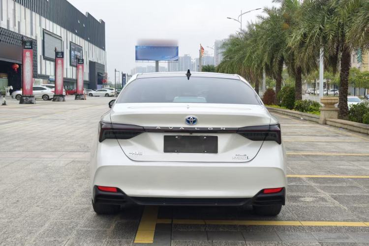 Used Toyota Avalon 2019 Dual-Engine 2.5L XLE Prestige Version China VI Standard
