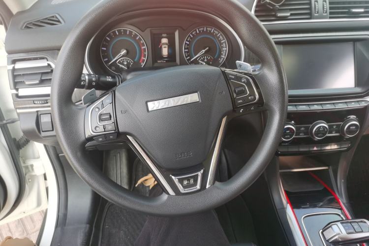 Used Haval H2 2018 1.5T Dual-Clutch Two-Wheel Drive Fashion Model China VI Standard
