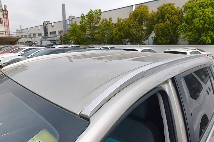 Used AION Y 2023 Plus 510 Enjoy Edition Roof