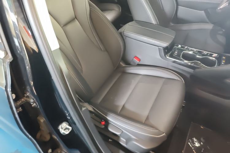 Used Buick Envision 2022 Encore Plus 652T Five-Seat Luxury Model Right Front Seat