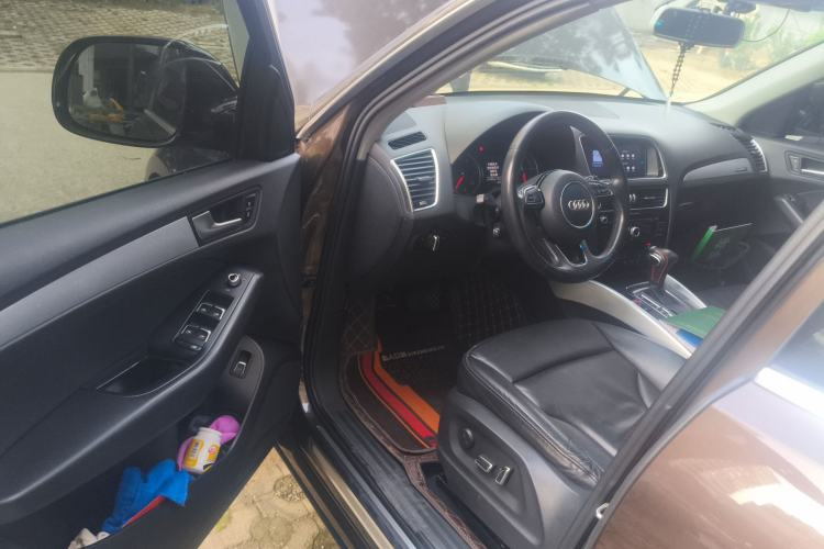 Used Audi Q5 2013 40 TFSI Technology Edition Driver Seat