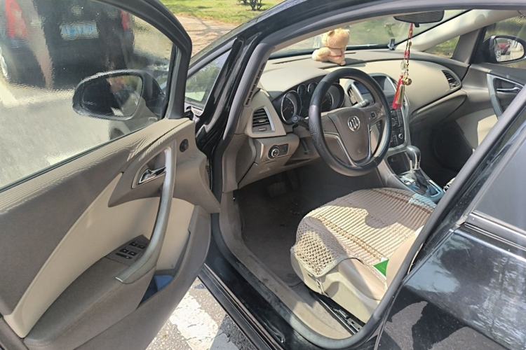 Used Buick GT 2013 GT 1.6L Automatic Fashion Edition Driver Seat