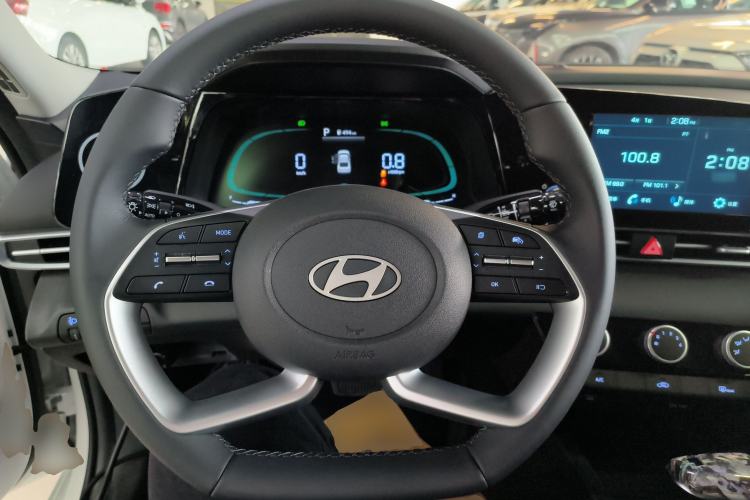 Used Hyundai Elantra 2023 1.5L CVT GLX Elite Edition Steering Wheel