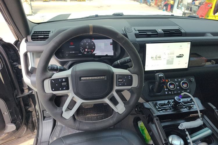 Used Land Rover Defender 2024 90 2.0T P300 S
