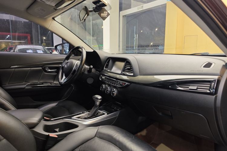 Used GAC Trumpchi GA6 2015 1.8T DCT Luxury Navigation Model Interior 12