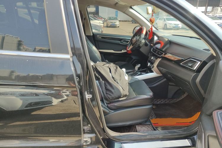 Used Zotye Domy X5 2015 1.5T CVT ZhiXian Trim China V Standard
