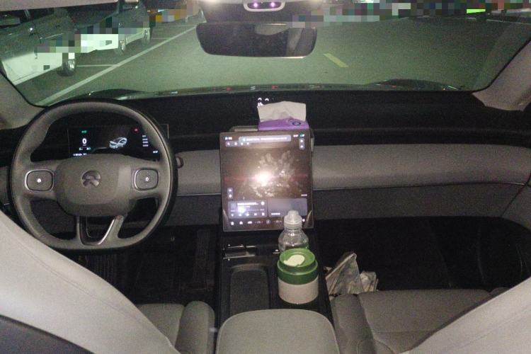 Used Nio ET5 2022 75 kWh Center Console