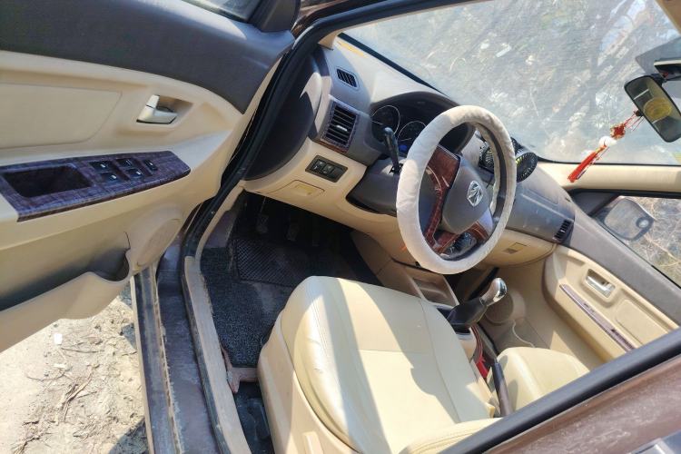 Used BAIC Weiwang M30 2015 1.5L Basic Version DAM15 Driver Seat