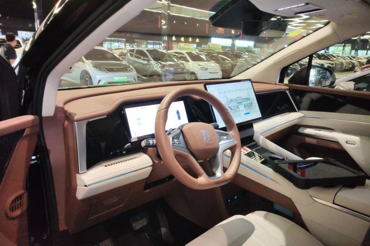 Used BYD Xia 2025 DM-i 1.5T 180km Beyond Edition
