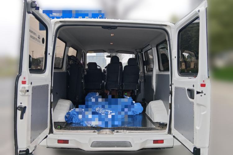 Used SAIC MAXUS Xintu V80 2018 2.5T 6-speed manual Aoyuntong short-wheelbase ultra-low roof 5- or 6-seat model