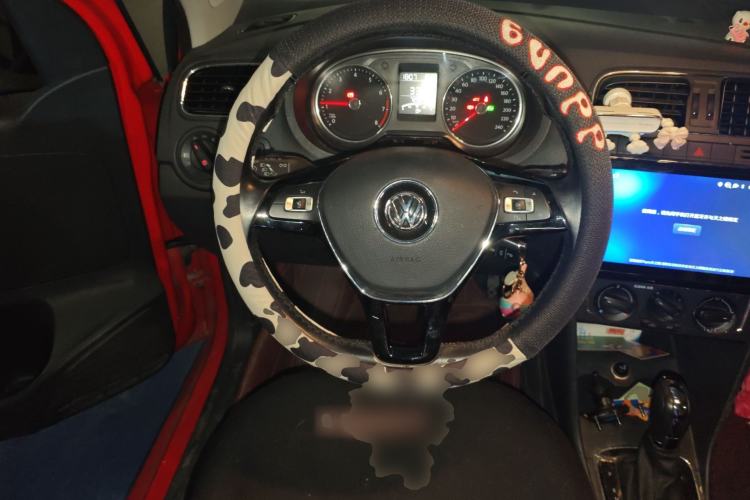 Used Volkswagen Polo 2016 1.6L Automatic Comfort Model
