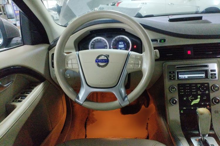 Used Volvo S80L 2010 2.5T ZhiZun Edition Steering Wheel