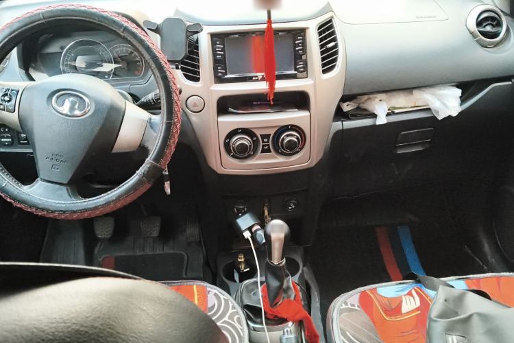 Used Great Wall M4 2012 1.5L Manual Luxury Version Center Console