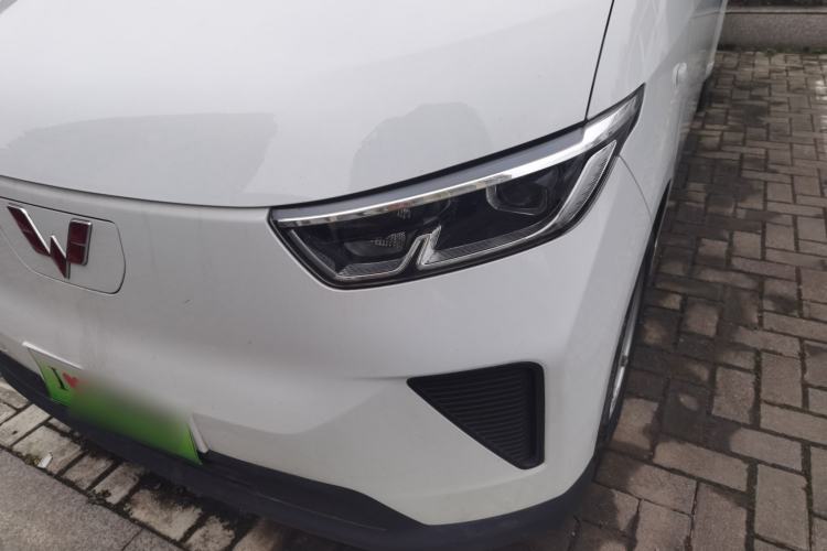 Used Wuling Yangguang 2024 300km Comfort-Grade Passenger Van 60kW
