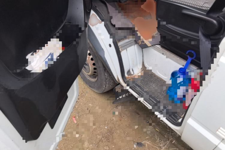 Used Iveco Daily 2017 2.8T V35 Cargo Van Mid-Roof 3/6 Seats 43S5
