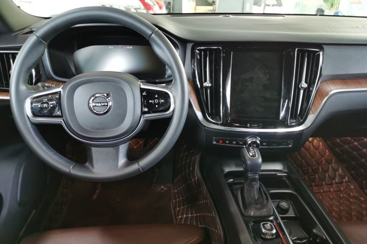 Used Volvo S60 2021 T4 Zhiyuan Luxury Edition Center Console
