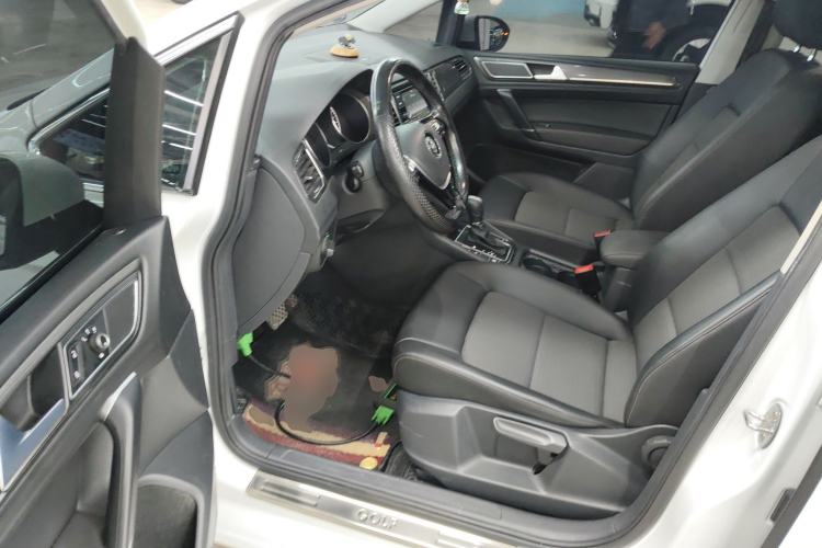 Used Volkswagen Golf Sportsvan 2018 230TSI Automatic Trend Edition
