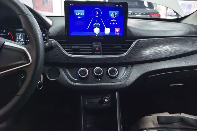 Used Baojun 310W 2018 1.5L Automatic Fashion Edition China VI
