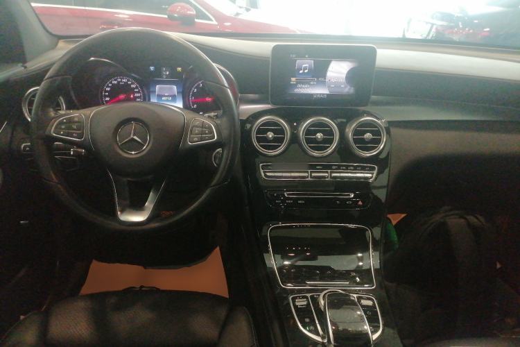 Used Mercedes-Benz GLC 2017 GLC 260 4MATIC Luxury Model

