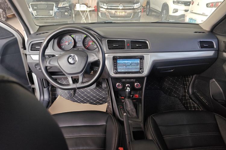 Used Volkswagen Gran Lavida 2015 1.6L Automatic Fashion Edition
