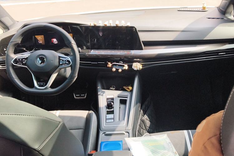 Used Volkswagen Golf 2024 280TSI DSG R-Line 50th Anniversary Edition
