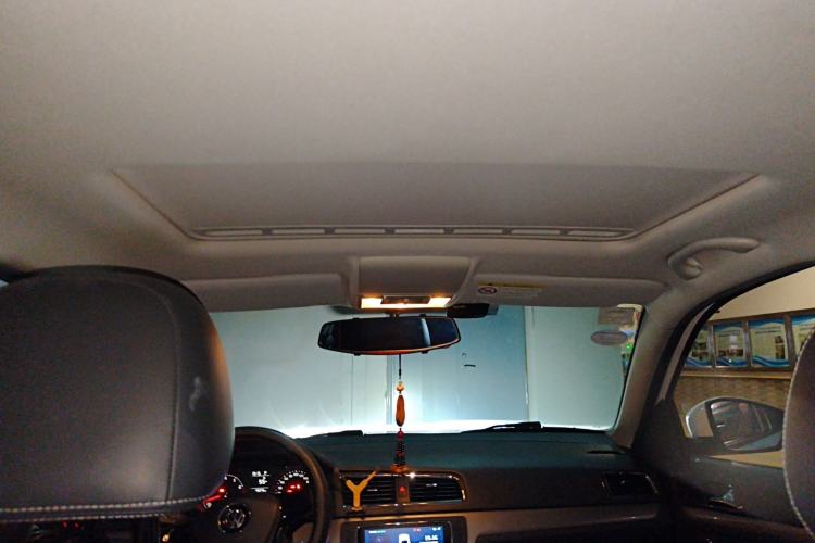 Used Volkswagen Lavida 2015 1.6L Automatic Comfort Edition Headliner