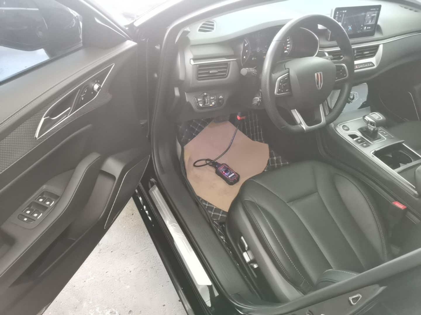 Hongqi H5 2022 Classic Model 1.8T Automatic Smart Connect Flagship Edition - Chinese Trim Chang — снимка 18