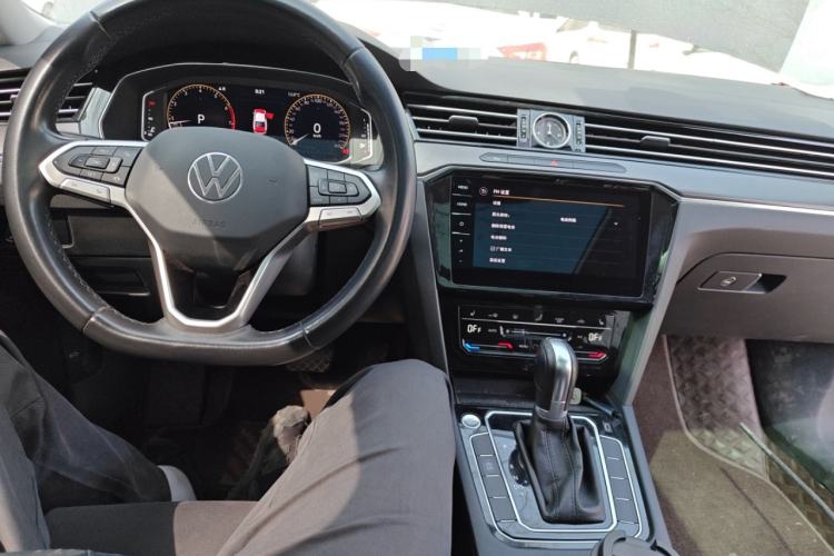 Used Volkswagen Magotan 2020 330TSI DSG Luxury Edition Center Console