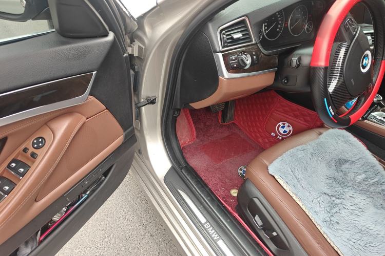 Used BMW 5 Series 2014 525Li Leading Model
