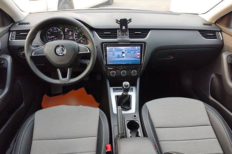 Used Skoda Octavia 2017 1.6L Manual Front-Wheel-Drive Version