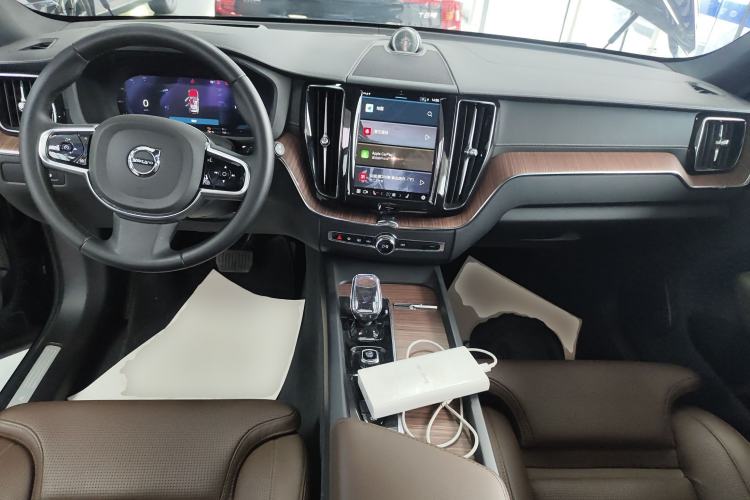 Used Volvo XC60 New Energy 2025 Plug-in Hybrid Long-Range All-Wheel Drive Smart Luxury Edition