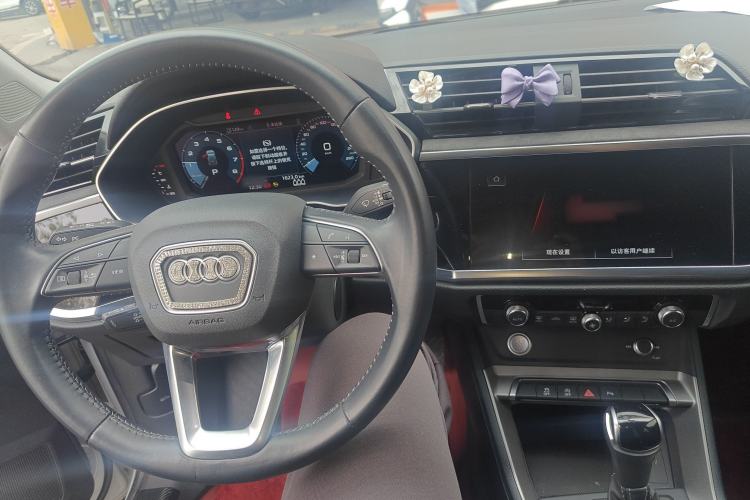 Used Audi Q3 2022 35 TFSI Progressive Dynamic Edition
