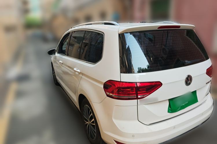 Used Volkswagen Touran 2016 Volkswagen Touran L 280TSI DSG Luxury Edition Rear Left 45 Deg