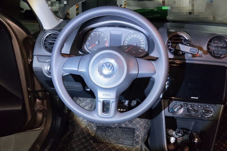 Used Volkswagen Jetta 2013 1.6L Automatic Fashion Model Steering Wheel