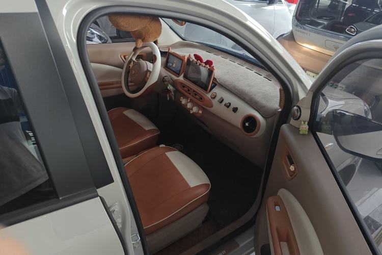 Used Wuling Hongguang MINIEV 2025 Four-Door Version Premium Edition Right Front Seat