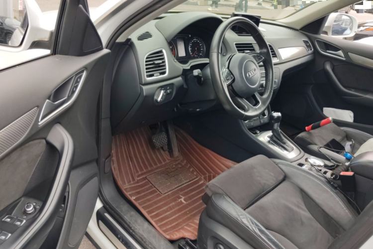 Used Audi Q3 2018 30th Anniversary Edition 35 TFSI quattro all-wheel-drive sport model Driver Seat