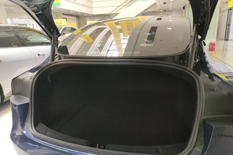 Used Tesla Model 3 2025 Rear-Wheel-Drive Version