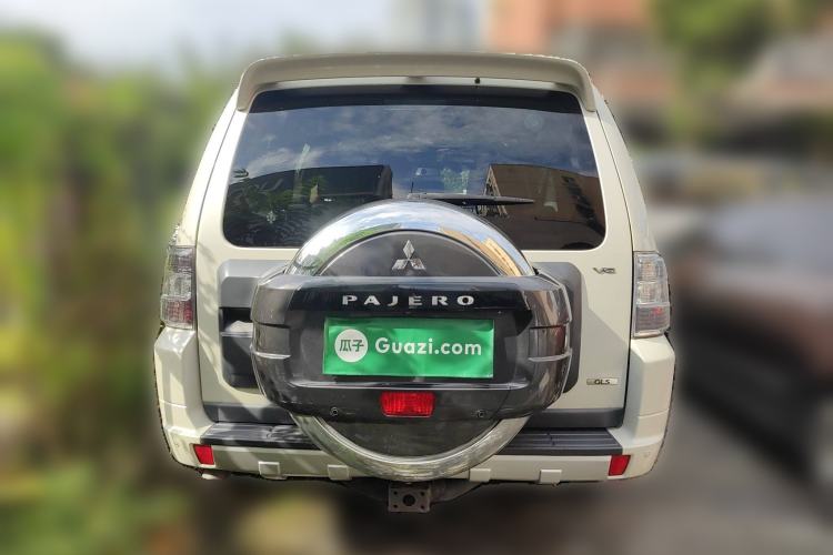 Used Mitsubishi Pajero 2015 3.0L Automatic Luxury Version China V Standard Exterior 4