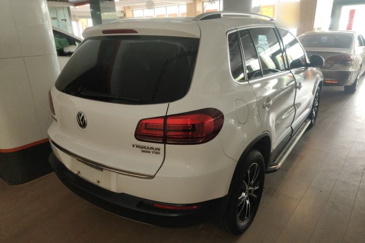 Used Volkswagen Tiguan 2016 300TSI Automatic Two-Wheel Drive Luxury Edition Rear Right 45 Deg