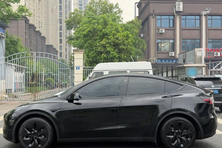 Used Tesla Model Y 2022 Rear-Wheel-Drive Version
