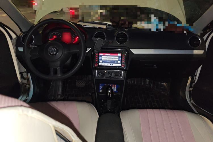 Used Volkswagen Jetta 2015 1.6L Automatic Comfort Model Center Console